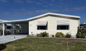 Lovely Home on Golf Course with Golf Cart!